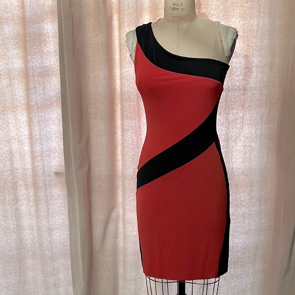 BCBG MAXAZRIA ONE SHOULDER COCKTAIL DRESS - Picture 1 of 8
